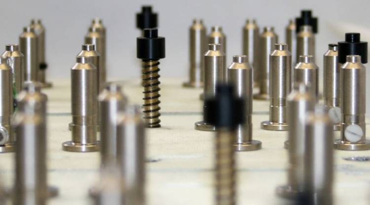 Mehrfach-Heißverstemmköpfe - Unbegrenzte Anzahl an gleichzeitigen Umformprozessen